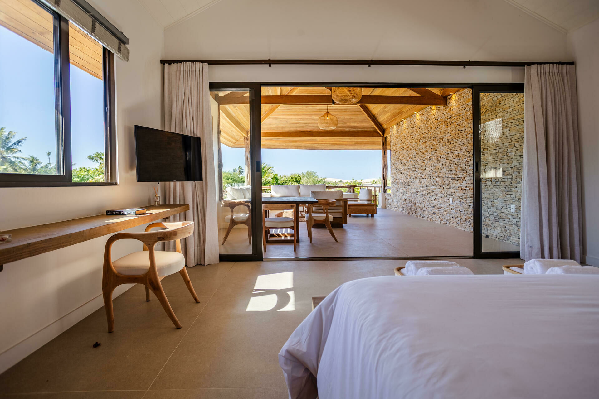 Villa Florens   Suíte Principal -  Foto Thiago Faquineli-18